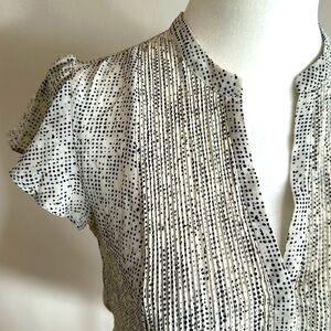 NWT H&M White Print Flutter Sleeve Blouse - Size 2
